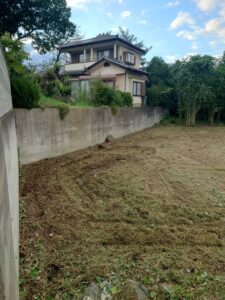 小学校隣接の休耕地🏫🎒🚸